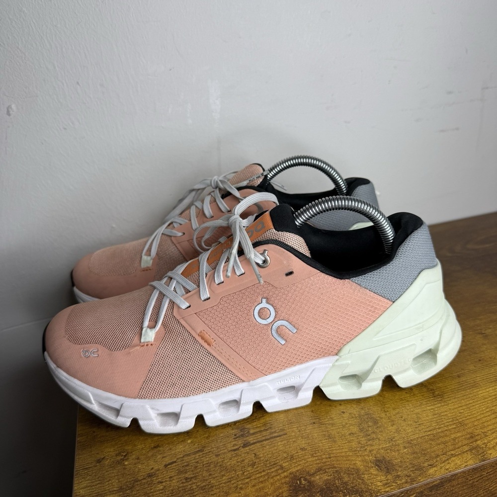 On Cloud Cloudflyer 4 Running Shoes Women's Size 10 Peach - Picture 2 of 8